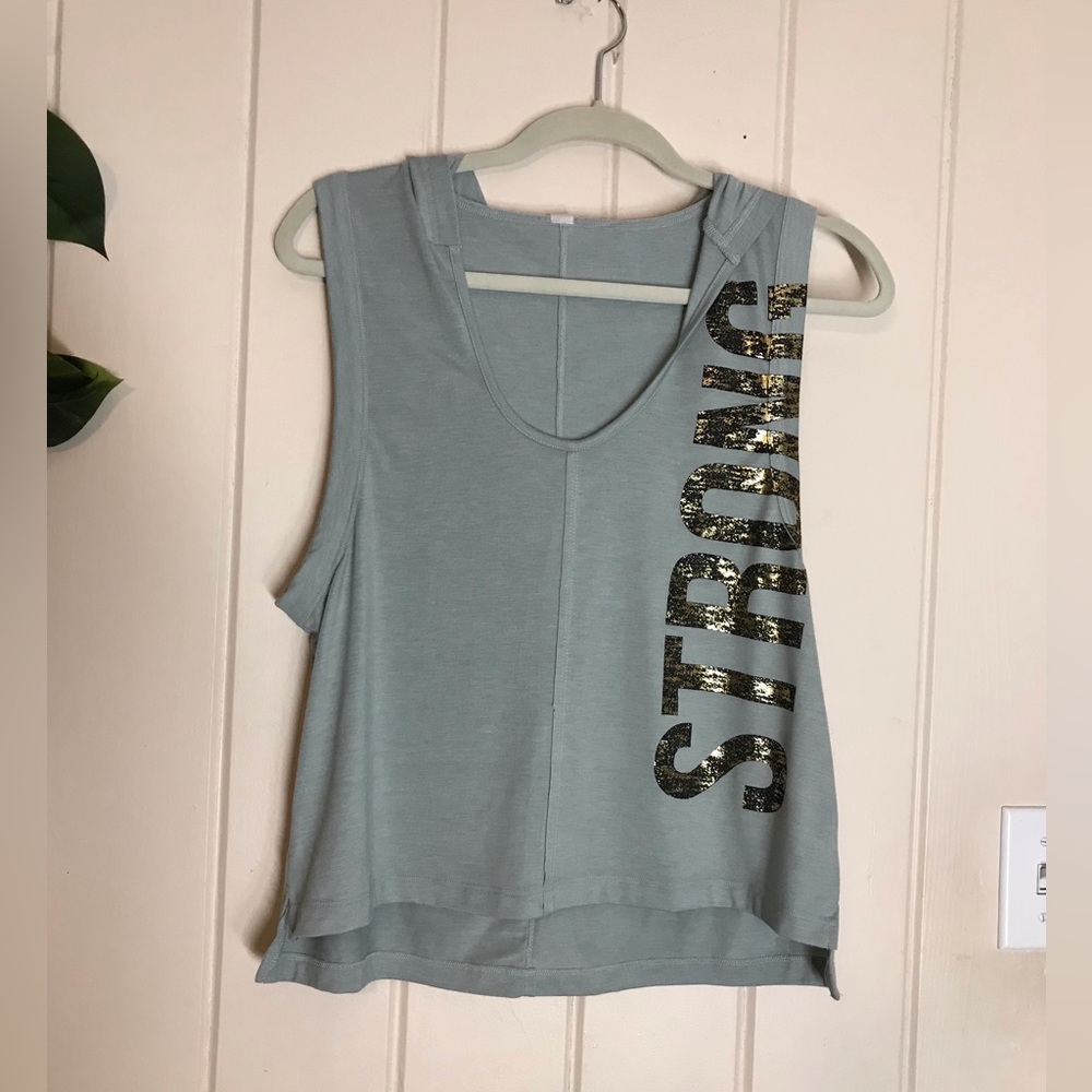 Guru Active Sleeveless Hoodie Workout Casual Blouse Strong Graphic
Small 4 - 6